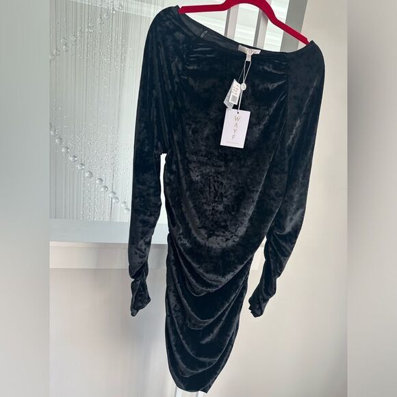 Wayf Ruched velvet dresss - Picture 6 of 8